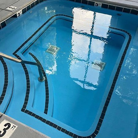 Days Inn & Suites By Wyndham Murfreesboro Bagian luar foto