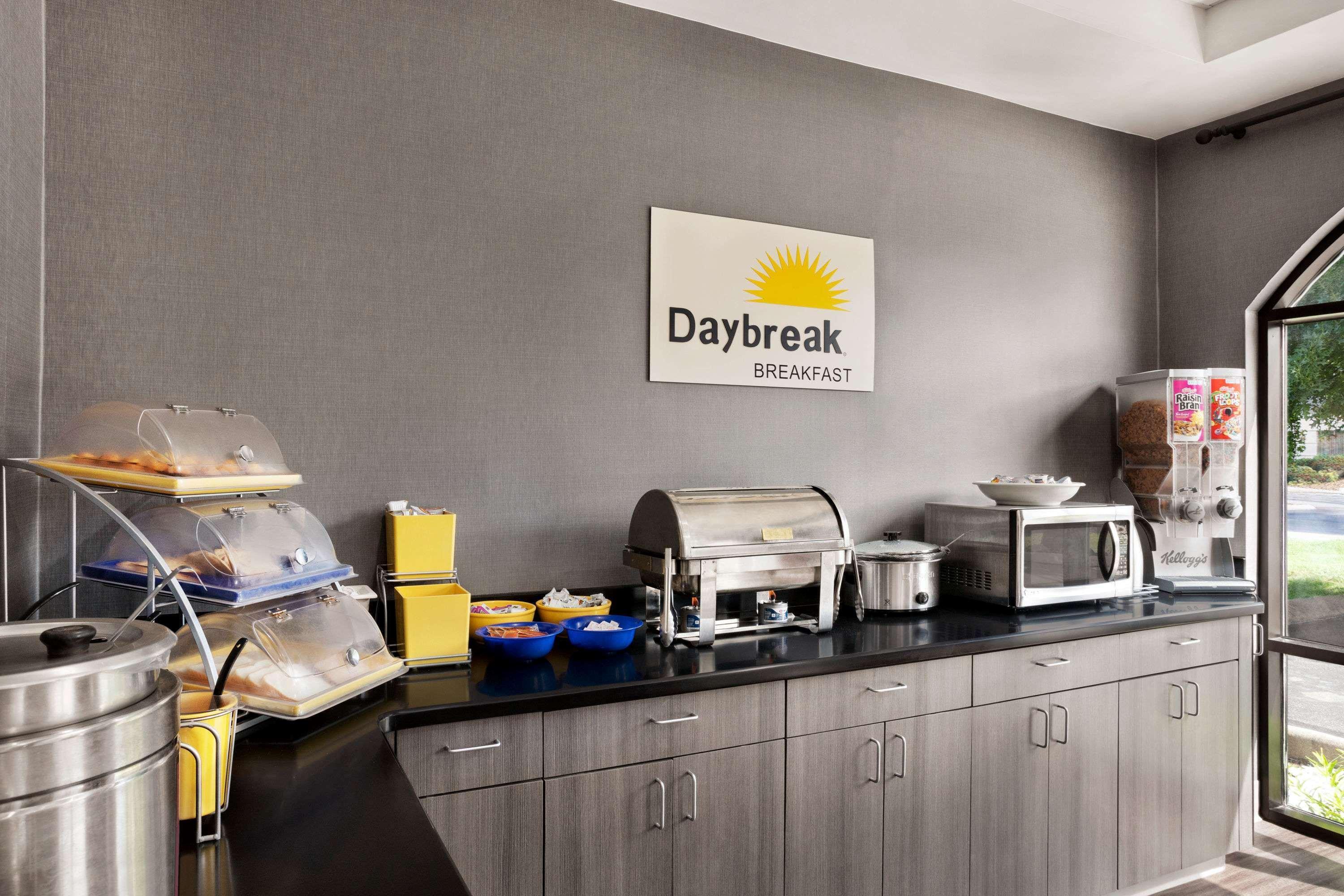 Days Inn & Suites By Wyndham Murfreesboro Bagian luar foto