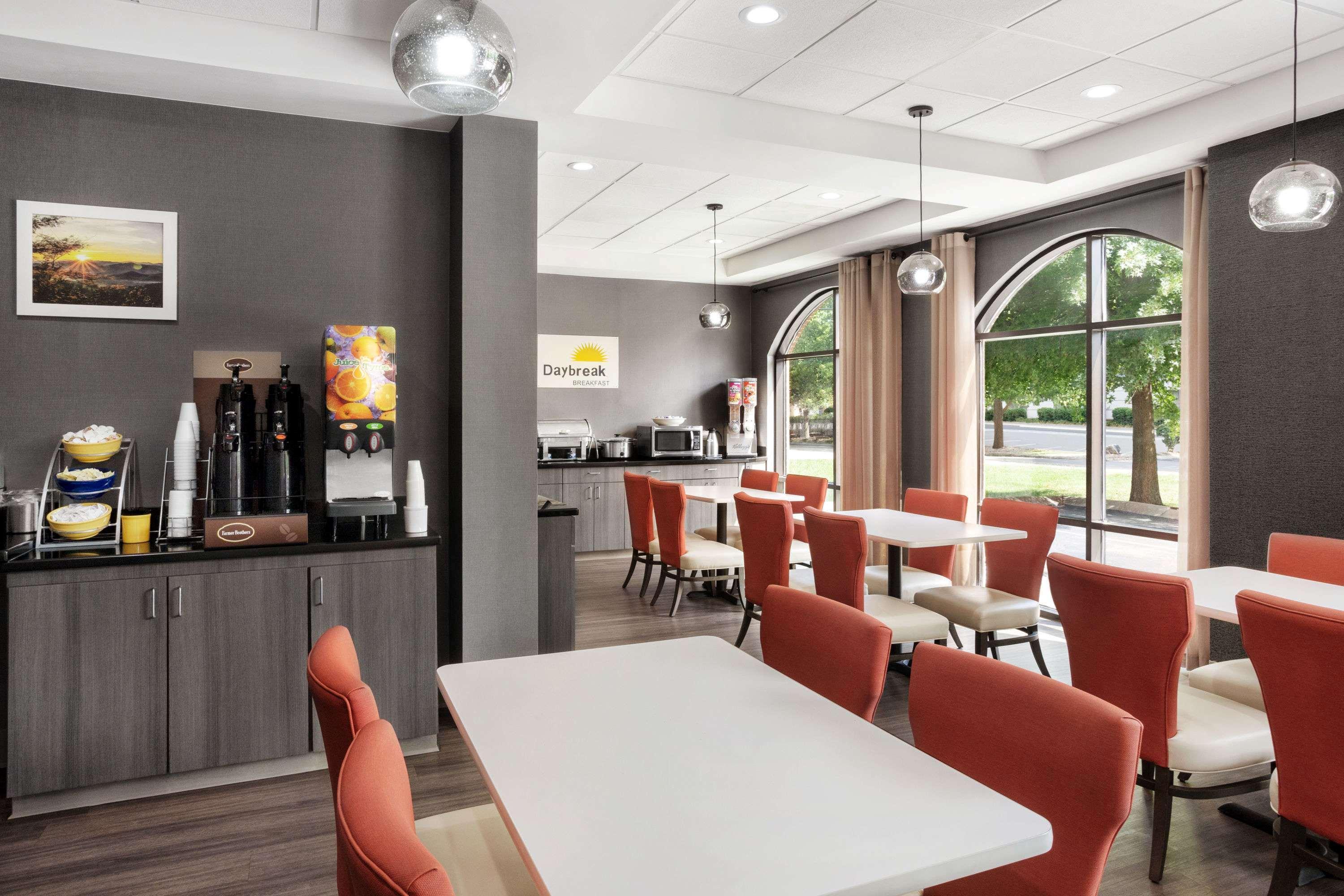 Days Inn & Suites By Wyndham Murfreesboro Bagian luar foto