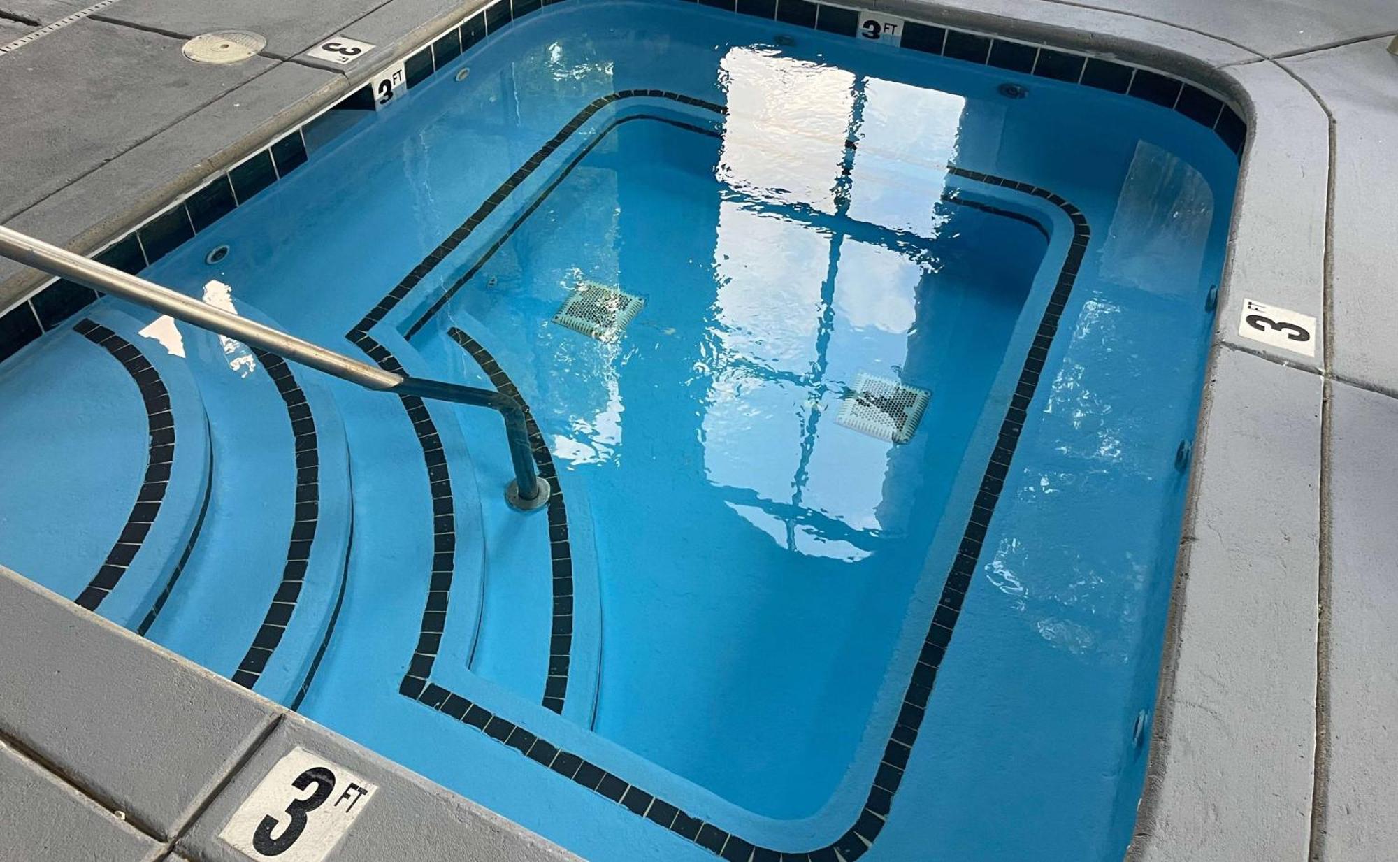 Days Inn & Suites By Wyndham Murfreesboro Bagian luar foto