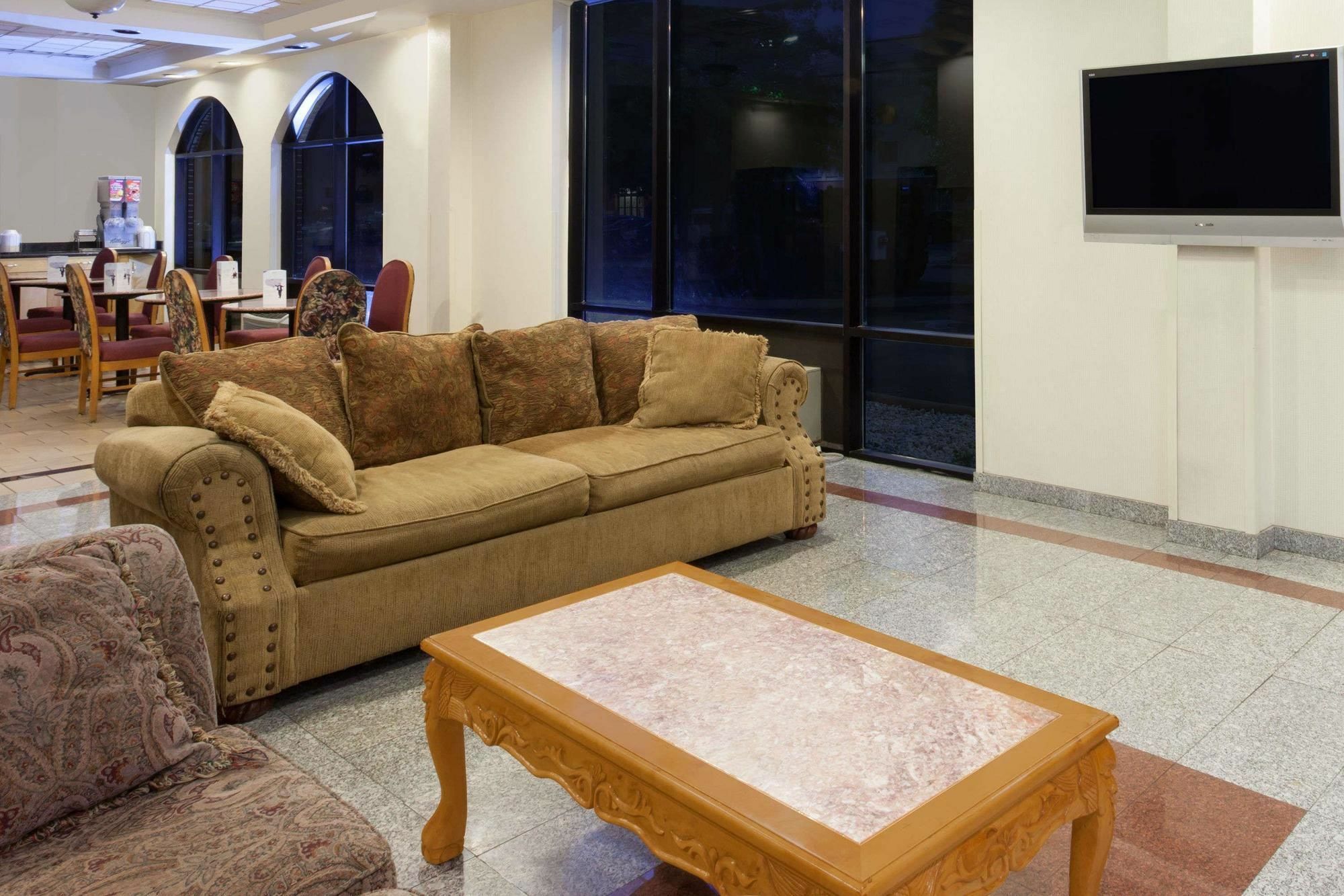 Days Inn & Suites By Wyndham Murfreesboro Bagian luar foto